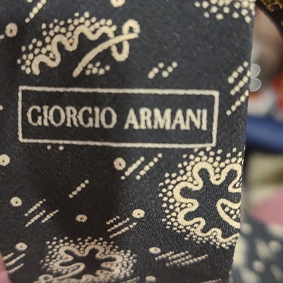 Giorgio Armani 100% silk tie black & taupe - Picture 6 of 6